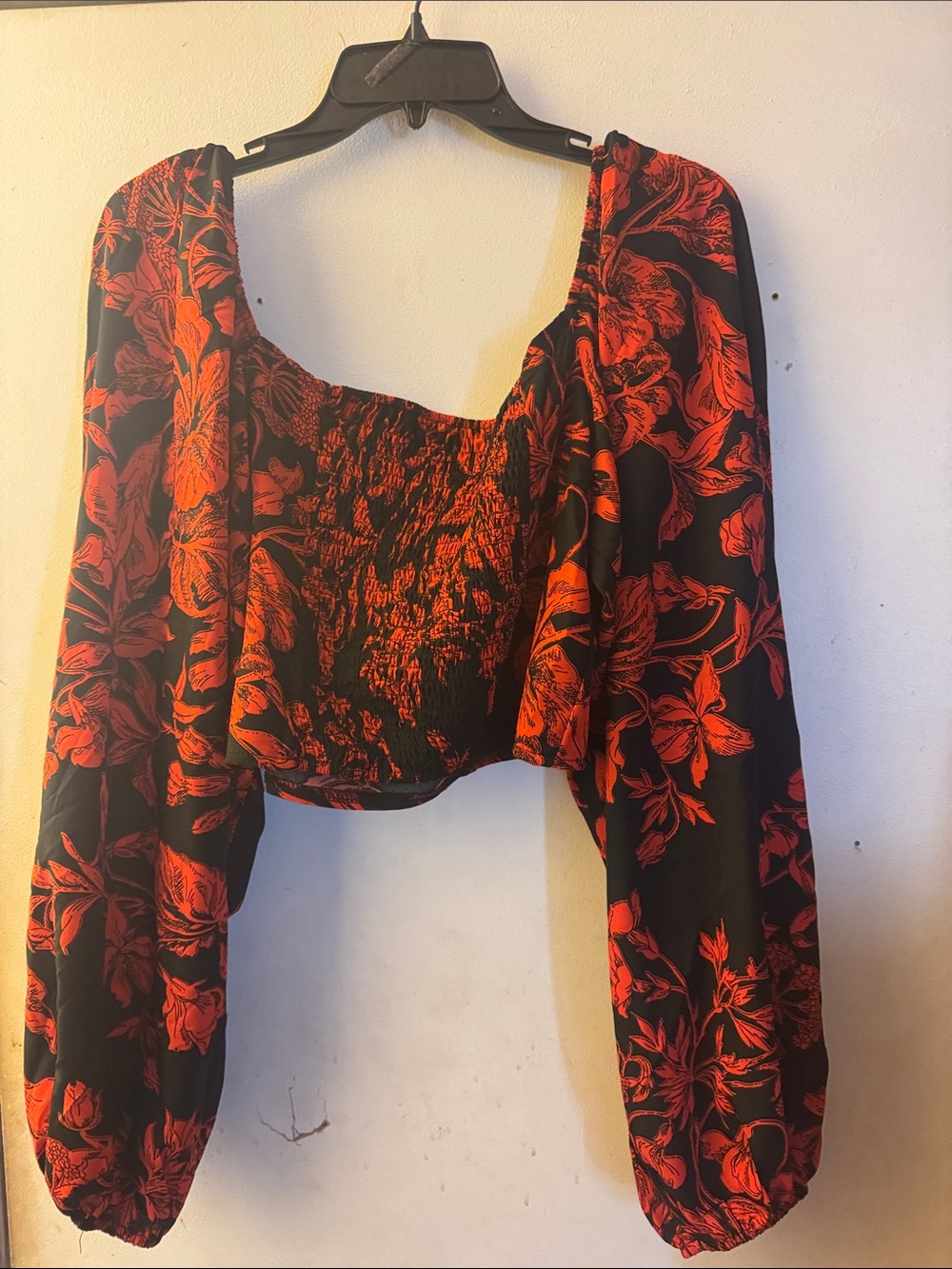 SHEIN Black Crop Top with Red Floral Print and Puff Sleeves